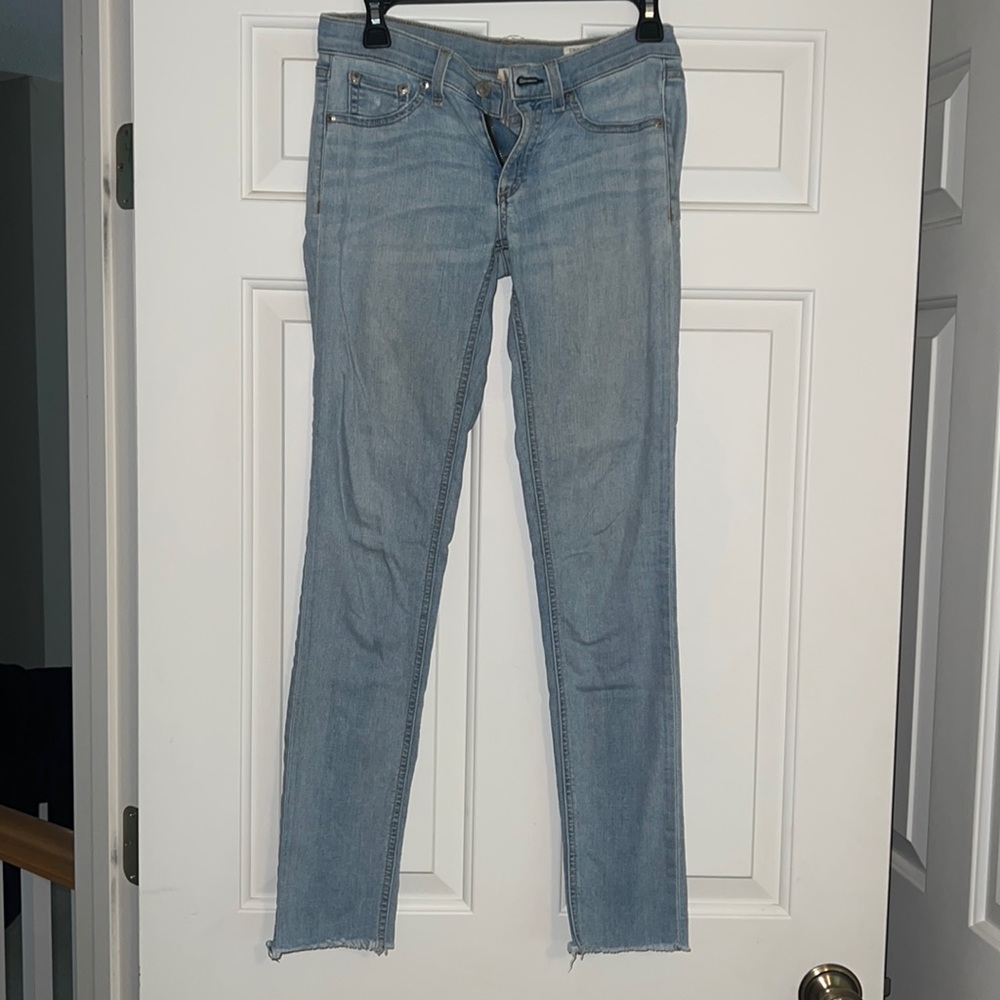 Light wash low waisted skinny jeans
